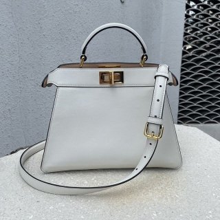 送料込フェンディ ピーカブー アイシーユー 本物 スモール レザー バッグ feu83930 送料込フェンディ ピーカブー アイシーユー 本物 スモール レザー バッグ feu83930