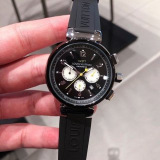 ルイヴィトン タンブール 本物 クロノグラフ 42mm vuf95902