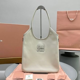 大人気!ミュウミュウ 本物 レタリングロゴ レザー ショッピングバッグ myu86356