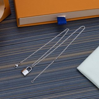 【日本未発売】ルイヴィトン パンダンティフ 本物 シルバーロックイット ネックレス Q93559