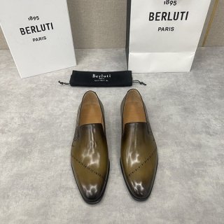 超入手困難ベルルッティ カーシヴ レザー ローファー 本物スクリット ber71561