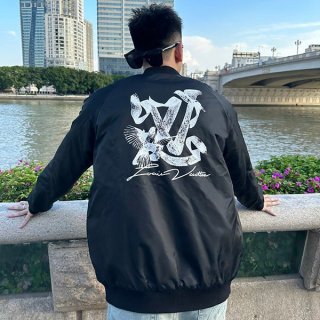 ルイヴィトン 軽量のコーチジャケット 本物 ナイロン LVバーズモチーフ 1ABXVO