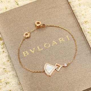 ブルガリ コピー DIVAS’ DREAM 18K ゴールド ブレスレット Bui12134 ブルガリ コピー DIVAS’ DREAM 18K ゴールド ブレスレット Bui12134