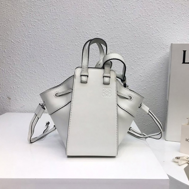 ☆限定☆ ロエベ ハンモック 本物 ドローストリング ショルダーバッグ 0010365427