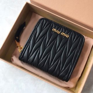 大人気！ミュウミュウ カードケース 本物 カードホルダー コインケース myl68630