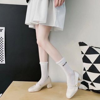 【女性の憧れ☆】ミュウミュウ ソックス 本物 4足セット ブラック＆ホワイト myt43219