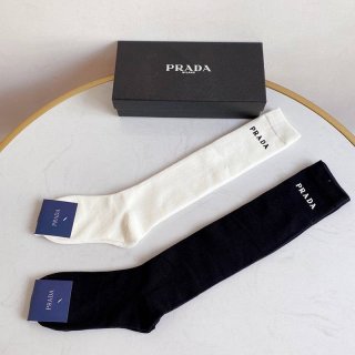 ギフトに最適 プラダ ソックス 本物 2足セット pui52696