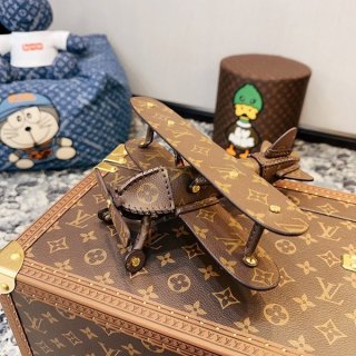 ルイヴィトン モノグラム 飛行機 本物 装飾品 vuy69153