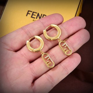 大人気！フェンディ オーロック ピアス 本物 ゴールドカラー 8AH327A
