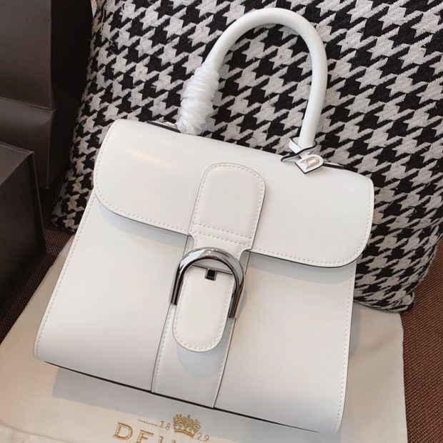 大人気！【デルボー ハンドバッグ 本物】ブリヨン Ivoryステッチ ミディアムハンドバッグ Deg55640