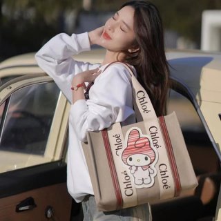 すぐ届く my melody for クロエ woody 本物 ミディアムトートバッグ CHC23SS383J7369A CHC23SS