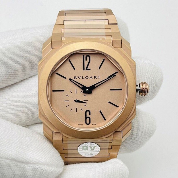 一目惚れブルガリ 本物 時計 オクト ローマ 41mm Octo Roma Buz69925
