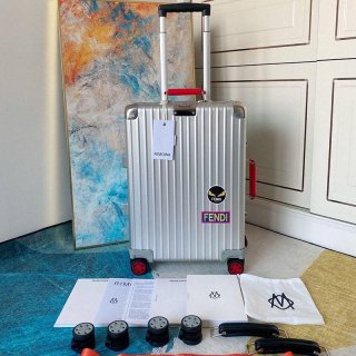 世界中で大人気フェンディ×リモワ スーツケース 本物 rie81915 世界中で大人気フェンディ×リモワ スーツケース 本物 rie81915