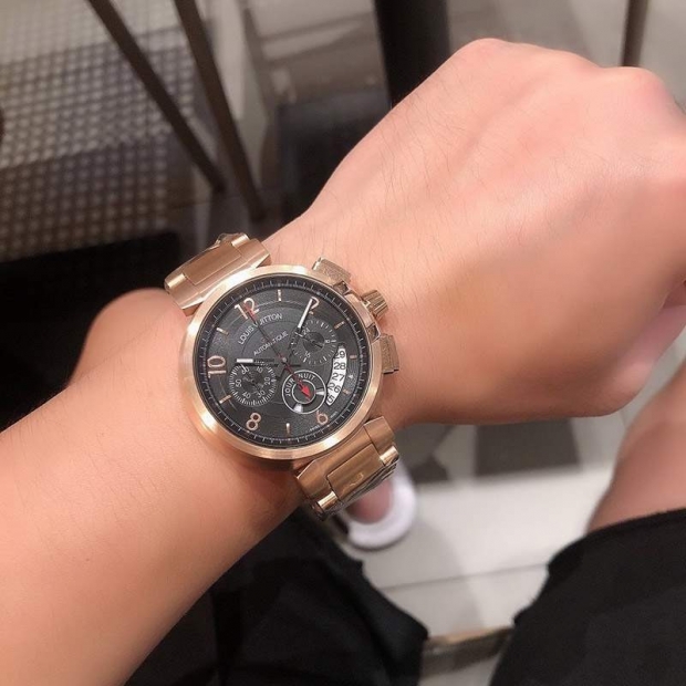 ルイヴィトン 時計 本物 タンブール ストリート ダイバー メンズ 44mm vup26806