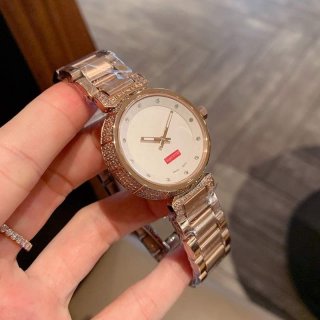 ルイヴィトン シュプリーム 時計 本物ダイヤモンドベゼル レディース 33mm vus27039 定番人気