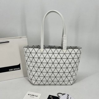 セレブ多数愛用BAOBAO ISSEY 本物 MIYAKE カルトン メタリック バッグ baz43693