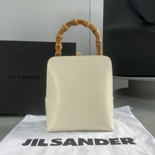 累積売上総額第1位!ジルサンダー ゴジバンブースモール ハンドバッグ コピー エンボスロゴ J07WD0021-P4866 累積売上総額第1位!ジルサンダー ゴジバンブースモール ハンドバッグ コピー エンボスロゴ J07WD0021-P4866