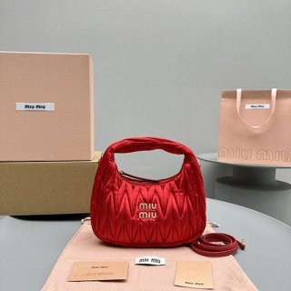 ミュウミュウ 本物ワンダー マテラッセ再生ナイロン ショルダーバッグmyb74028