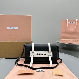 大人気!!新色ミュウミュウ ショルダーバッグ 本物 myi89728