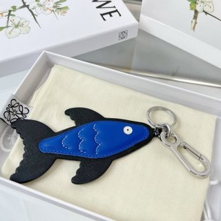 大人気！注目度抜群！ロエベ Fish Charm キーホルダー 本物 loo78346