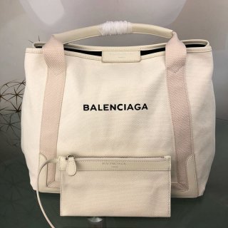 超希少！バレンシアガ ネイビーカバ 本物 M マザーズバッグにも ベージュ 3399332HH3N2762