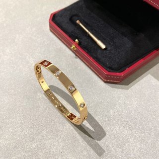 大人気!!新色 カルティエ LOVE 本物 ブレスレット kau78617