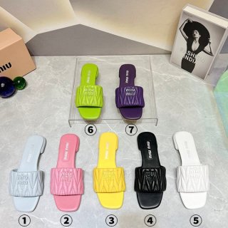 大人気のマテラッセ【ミュウミュウ 本物】ロゴ入り フラットサンダル 7色 5XX605_3LM5