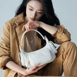 【セレブ多数愛用】ミュウミュウ ボディバッグ 本物アンダーバッグ myh52813