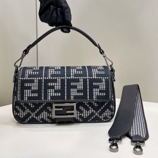一目惚れフェンディ 本物 ショルダーバッグ 新色☆希少 fej90340