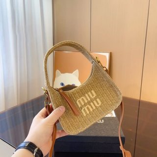 関税込*ミュウミュウ 本物 クロシェ ホーボーバッグ myy83348