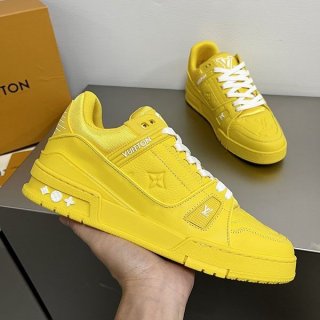 入手困難ルイヴィトン 本物 タイムアウトラインスニーカー vue82025