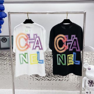 ☆超人気☆シャネル Tシャツ 本物 プリント プレタ クルーズ 新作 半袖 2色 shn42675