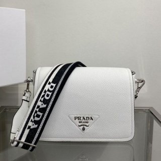 すぐ届 プラダ レタリングロゴ レザー ショルダーバッグ 本物 puc97248