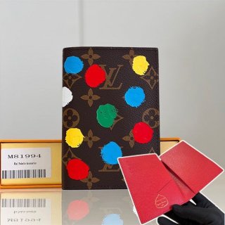 ★追跡付き発送で安心草間彌生コラボ ルイヴィトン 本物 クーヴェルテュールパスポール NM M81994