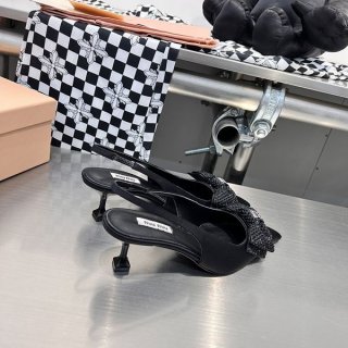美脚が際立つミュウミュウ パンプス 本物 ヒール5.5cm myr12737