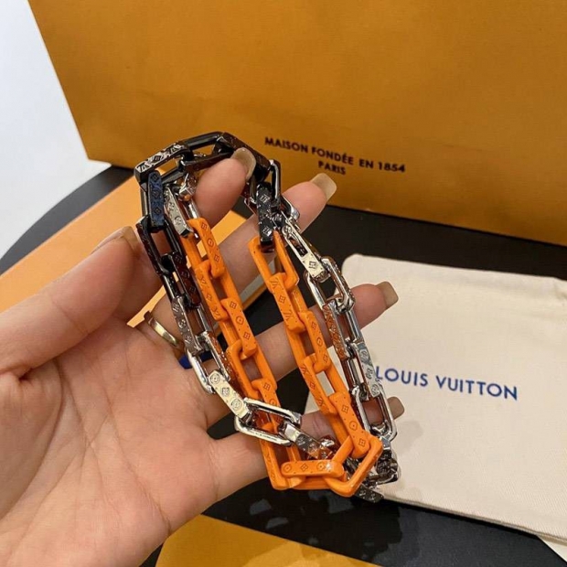 入手困難ルイヴィトン コリエチェーンリンクス 本物 パッチーズ ストラス ネックレス vux46955