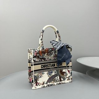 可愛いディオール BOOK TOTE 本物 ジャルダン ディヴェール 花柄 刺繍 M1286ZRWDM941