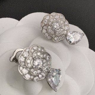 日本未発売 シャネル ホワイトゴールド ダイアモンドピアス 本物 shq70548