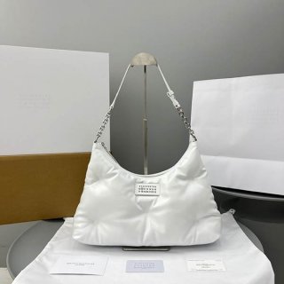 メゾン マルジェラ 本物 グラムスラム ホーボーミディアム SB3WG0020