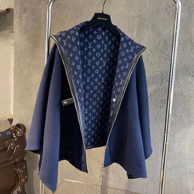 21-22AW★ルイヴィトン コート 本物★モノグラム フーデッド ラップコート vur06533