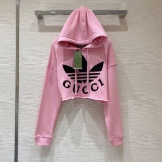 大人気!グッチ×アディダス 本物 トレフォイルクロップドフーディ guz14228