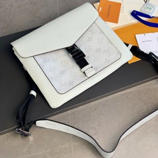 世界中で大人気ルイヴィトン メッセンジャーバッグ 本物 タイガレザー M30411