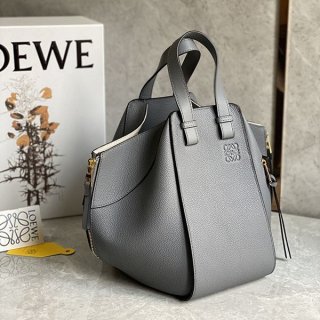 送料込ロエベ クラシックスモールハンモックバッグ 本物 2サイズ loe43605