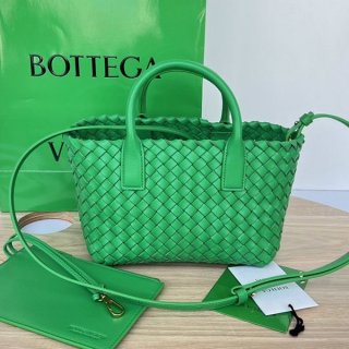 人気急上昇ボッテガ ヴェネタ ミニ カバット トートバック ラムスキン 本物 bok40130