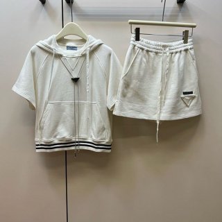 お洒落にプラダ ギャバジン ショートパンツ 本物 ロゴ 上下セット puw75963