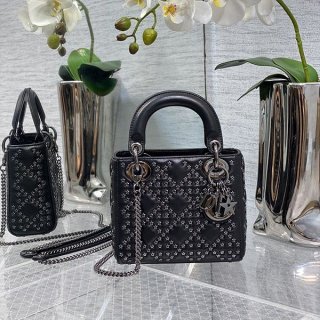 大人気！レディ ディオール 本物 LADYD-LITE ゴールドロゴミディアム des32445