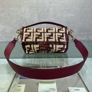累積売上総額第１位！フェンディ 本物☆バゲット ラフィアバッグ FFクロシェ fei35590