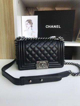 【奇跡の再入荷!即発送】シャネル ボーイ シャネル ショルダーバッグ 本物 sha43272 【奇跡の再入荷!即発送】シャネル ボーイ シャネル ショルダーバッグ 本物 sha43272