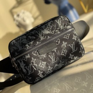 21SS☆ルイヴィトン☆バッグ☆バムバッグアウトドア本物☆ M57281
