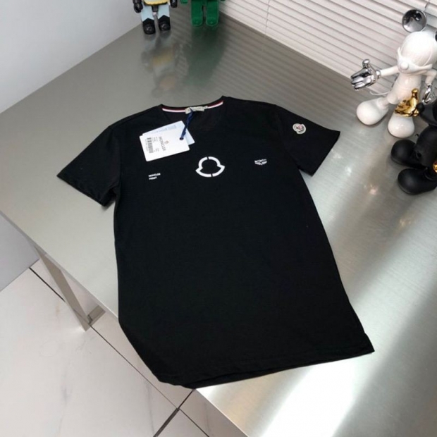 セール新作モンクレール ロゴ コットン Tシャツ 本物 ブラック mob77156